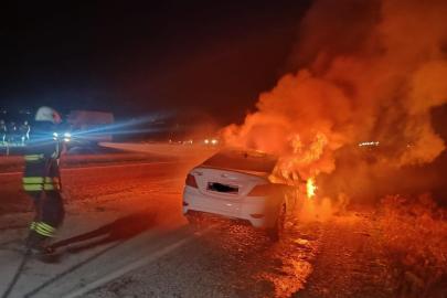 Seyir halindeki otomobil alevlere teslim oldu