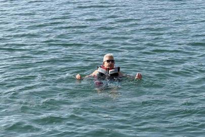 Siirt’te Aralık ortasında Botan Vadisinde suya girdiler