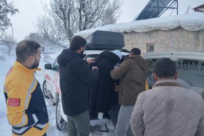 Siirt’te iç kanama geçiren hasta, ekiplerin yolu açmasıyla hastaneye yetiştirildi
