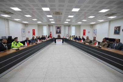 Siirt’te karla mücadelede 200 araç ve 600 kişi sahada