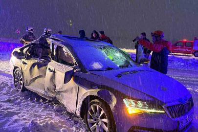 Siirt’te yol çalışması yapan araç ile otomobil çarpıştı: 1 ölü, 4 yaralı