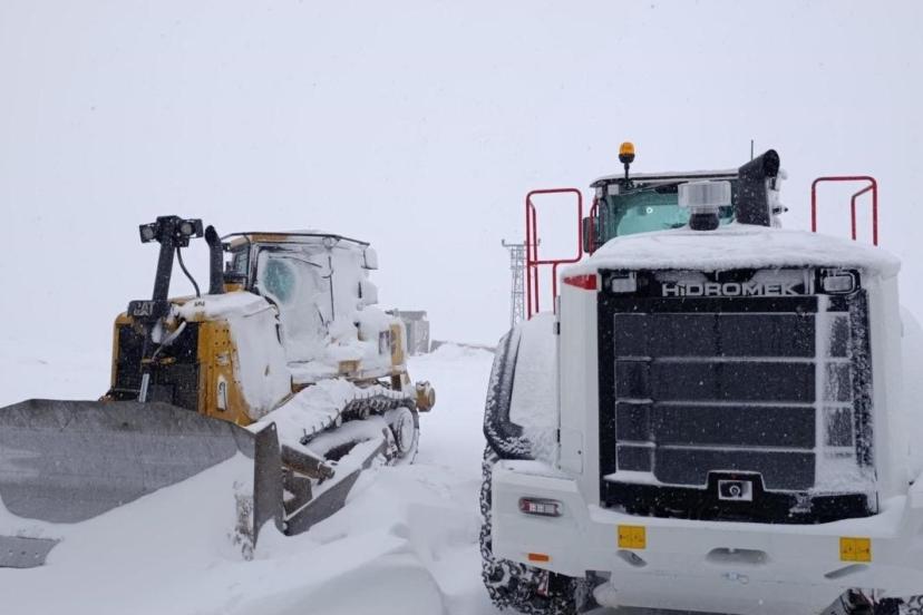Şırnak’ta kar yolları kapattı, beyaz esaret başladı