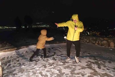 Spil Dağı Milli Parkı’na mevsimin ilk karı yağdı