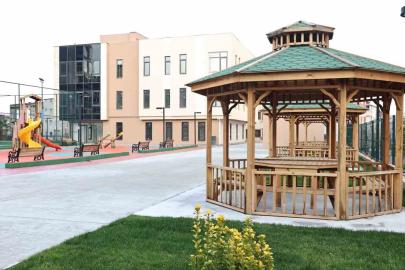 Sultangazi’de D Caddesi zeminaltı otopark, hizmet tesisi, park ve aile sağlığı merkezi birçok ihtiyaca çözüm oldu