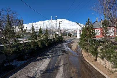Süphan’ın eteklerinde kartpostallık belde: Aydınlar