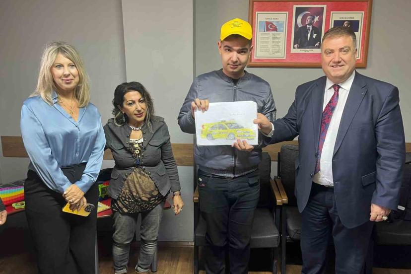 Taksi tutkunu Halil’e Başkan Özkan’dan özel sürpriz