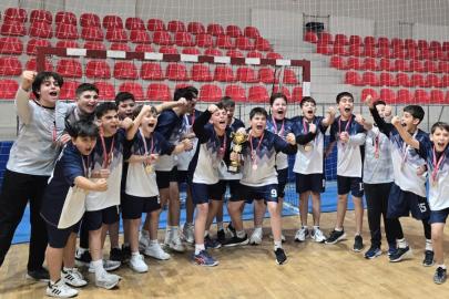 Talas 75. Yıl Mühibe Germirli Ortaokulu’ndan çifte şampiyonluk