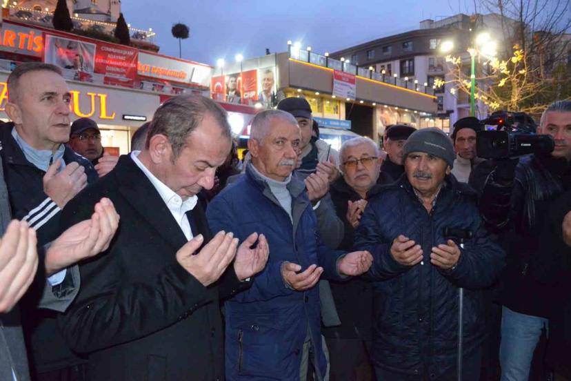 Tanju Özcan umre yolculuğuna dualarla uğurlandı