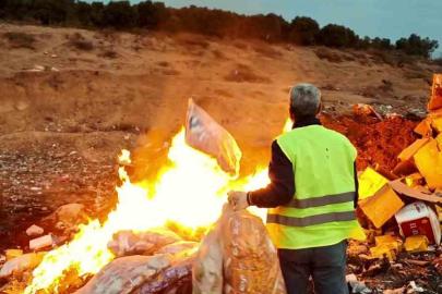Tarihi geçmiş ürünlerle çocukları zehirleyeceklerdi: 2 ton cips, şekerleme ve çikolata imha edildi
