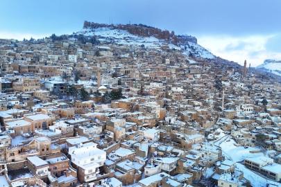 Tarihi kent Mardin beyaz gelinliğini giydi