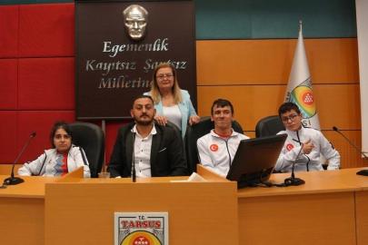 Tarsus’ta serebral palsili milli yüzücü Batuhan Eruçar gençlere ilham oldu