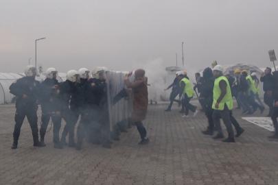 Taşlı sopalı toplumsal olaylara karşı gerçeğini aratmayan müdahale tatbikatı