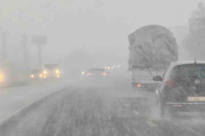 Tatvan’da kar yağışı