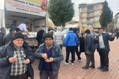 Tavşanlı protokolü ve vatandaşlar lokma etkinliğinde buluştu