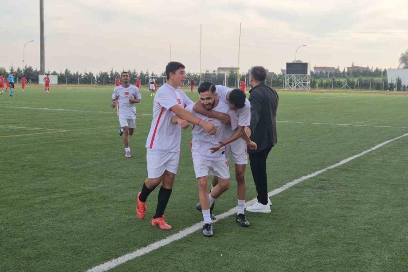 Tekirdağ’da Roman gençler dostluk maçında buluştu