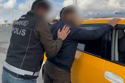 Telefon dolandırıcısı 5,5 milyonluk altınla taksisinde yakalandı