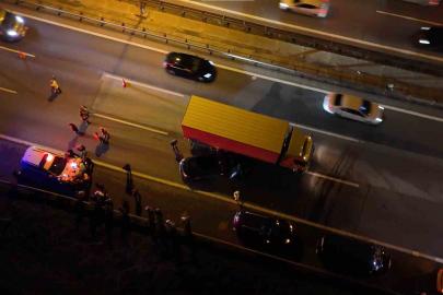 TEM’de kaçan sürücünün neden olduğu zincirleme kaza: 2 yaralı