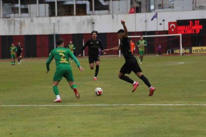 TFF 2. Lig: Kastamonuspor: 2- Şanlıurfaspor: 4