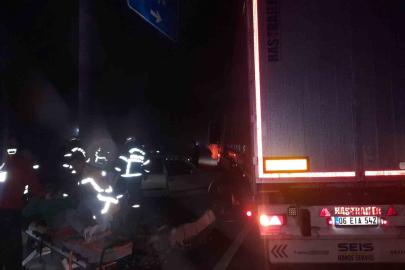 Tır ile çarpışan TOFAŞ hurdaya döndü