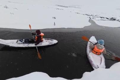 Tokat-Ordu sınırında donan mendereslerde kano yaptılar