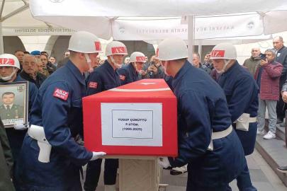 Trafik kazasında hayatını kaybeden genç üsteğmen toprağa verildi