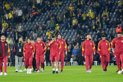Trendyol Süper Lig: Fenerbahçe: 0 - Galatasaray: 0 (Maç devam ediyor)
