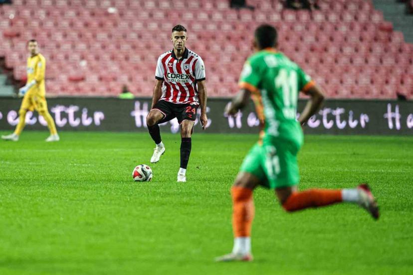 Trendyol Süper Lig: Samsunspor: 1 - Alanyaspor: 0 (İlk yarı)