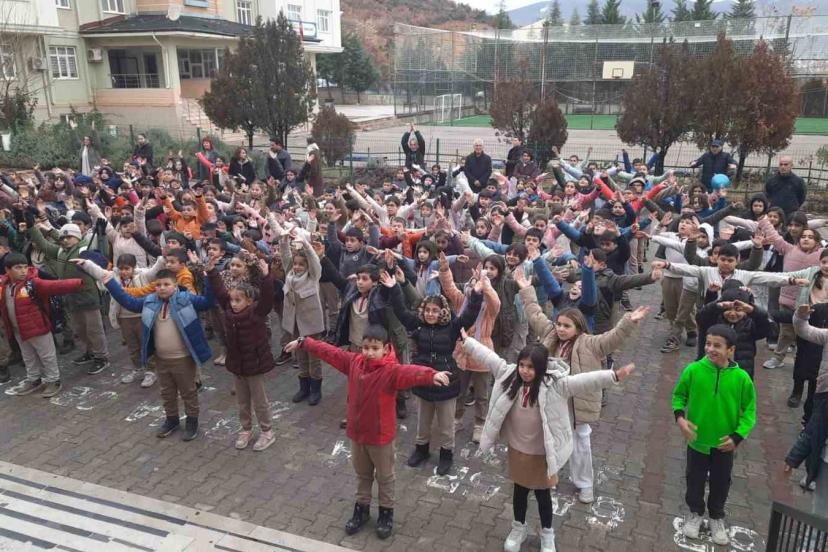 Tunceli’de minikler, derse sporla hazırlandı