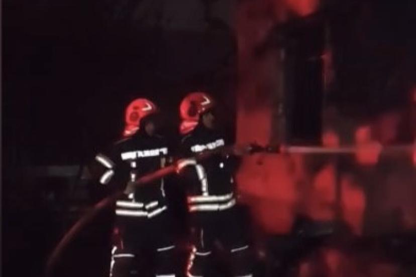 Tüplerin saklandığı ev alev aldı: Patlama anları kamerada