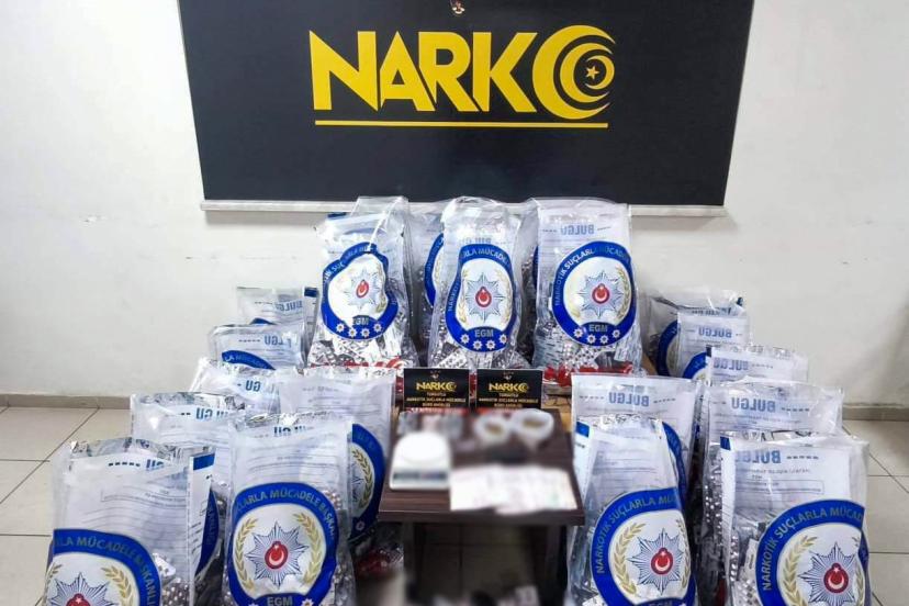 Turgutlu’da 83 bin sentetik ecza ele geçirildi