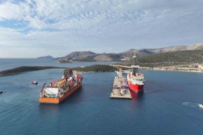 Türkiye’nin 6’ıncı sondaj gemisi Taşucu Limanı’na yanaştı