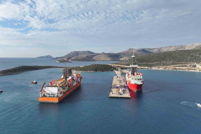 Türkiye’nin 6’ıncı sondaj gemisi Taşucu Limanı’na yanaştı