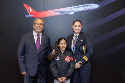 TUSAŞ şehidinin 10 yaşındaki kızı kanseri yendi, pilot koltuğuna oturdu