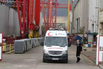 Tuzla’da tersanede iskele çöktü: 2 işçi yaralandı