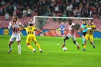 UEFA Konferans Ligi: Samsunspor: 1 - AEK Atina: 0 (Maç devam ediyor)