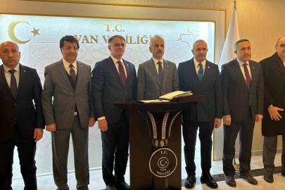 Ulaştırma ve Altyapı Bakanı Uraloğlu, Van’a geldi