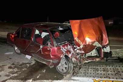 Uşak’ta otomobil ile hafif ticari araç çapıştı: 6 yaralı