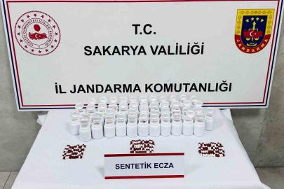 Uyuşturucu ve uyarıcı madde satacağı tespit edilen şüpheliyi jandarma yakaladı