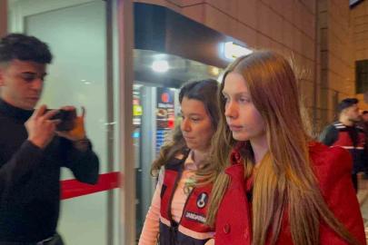 Uyuşturucudan gözaltına alınan ünlüler sağlık kontrolünden geçirildi