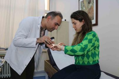 Uzmanı açıkladı: "Güneş kremi sadece yazın değil, kışın da kullanılmalı"