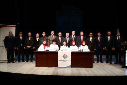 Vali Çelik: "Edebiyat yalnızca okuma alışkanlığı kazandırmaz, aynı zamanda düşünmeyi mümkün kılan güçlü bir alandır"