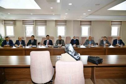 Vali Çiçek halk gününde vatandaşların sorunlarını dinledi