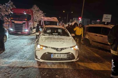 Van’da 4 aracın karıştığı kazada 4 kişi yaralandı