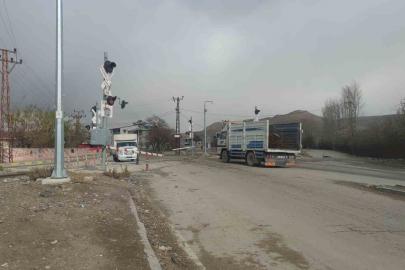 Van’da hemzemin geçitte ışık arızası trafiği kilitledi