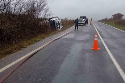Vize-Soğucak Köyü yolunda petrol tankeri devrildi