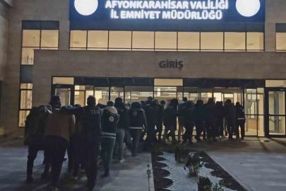 Yabancı uyruklu şahıslara operasyon: 9’u DEAŞ’lı 62 kişi sınır dışı edildi