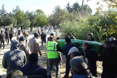 Yangında ölen 2 kardeşe acı veda: Aynı tabutla getirilip aynı kabre defnedildiler