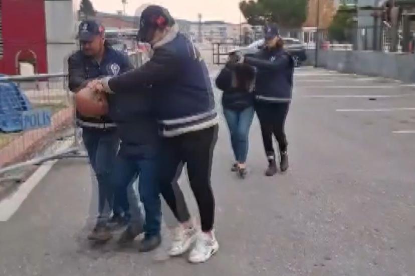 Yardım yapma vaadiyle dolandırıcılık yapan ve menfaat sağlayan şahıs tutuklandı