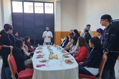 Yemekleri bu kez öğrenciler yaptı, anneler jüri oldu