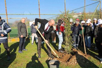 Yeşil Düzce’de fidanlar toprakla buluştu